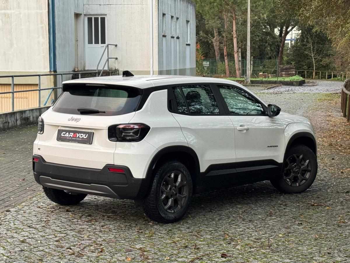jeep-avenger-2024-eletrico-500cc
