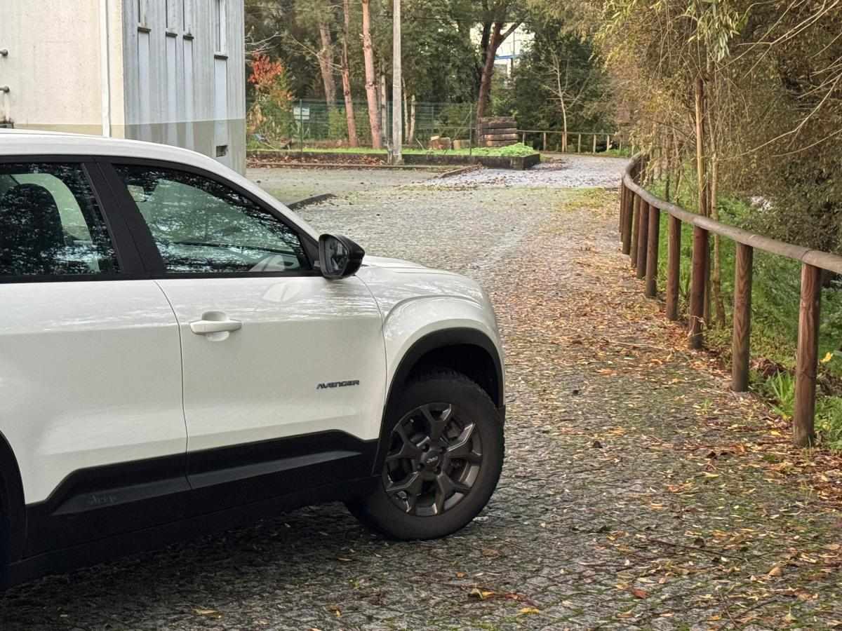 jeep-avenger-2024-eletrico-500cc