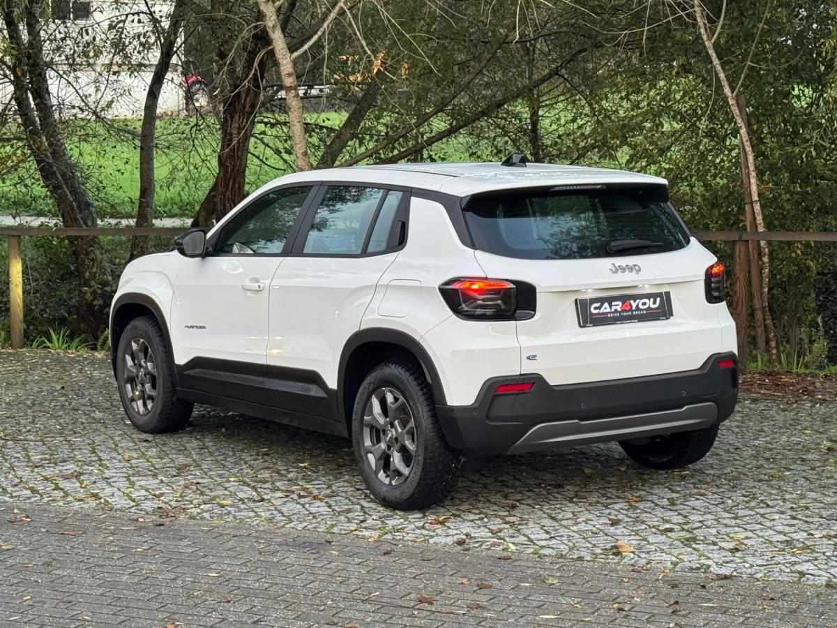 jeep-avenger-2024-eletrico-500cc