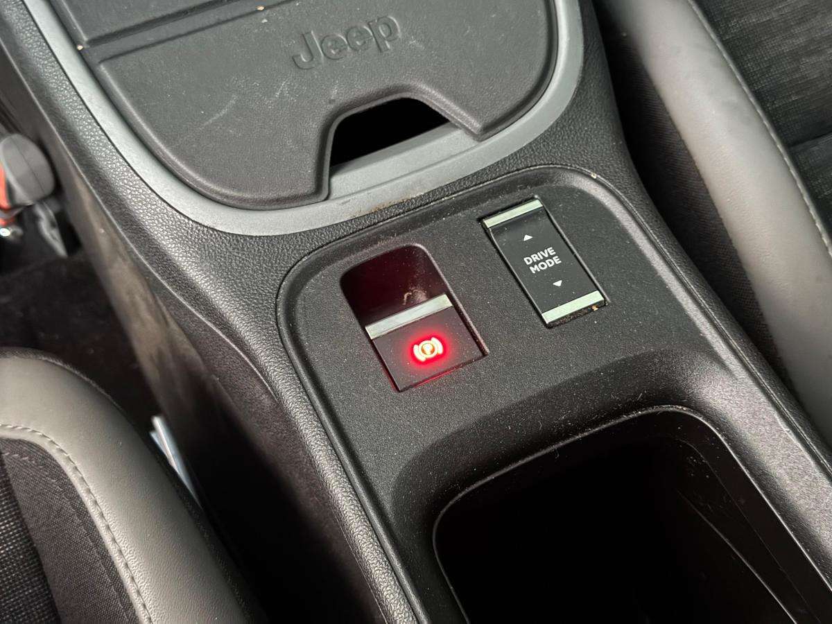 jeep-avenger-2024-eletrico-500cc
