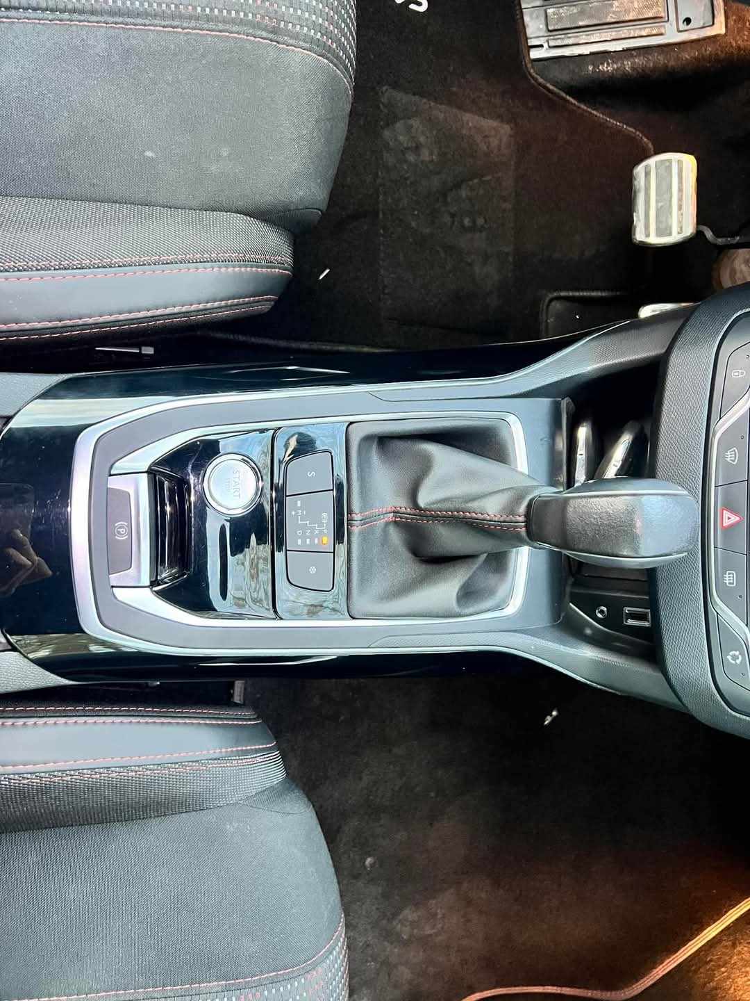 peugeot-308-2016-gasolina-1199cc