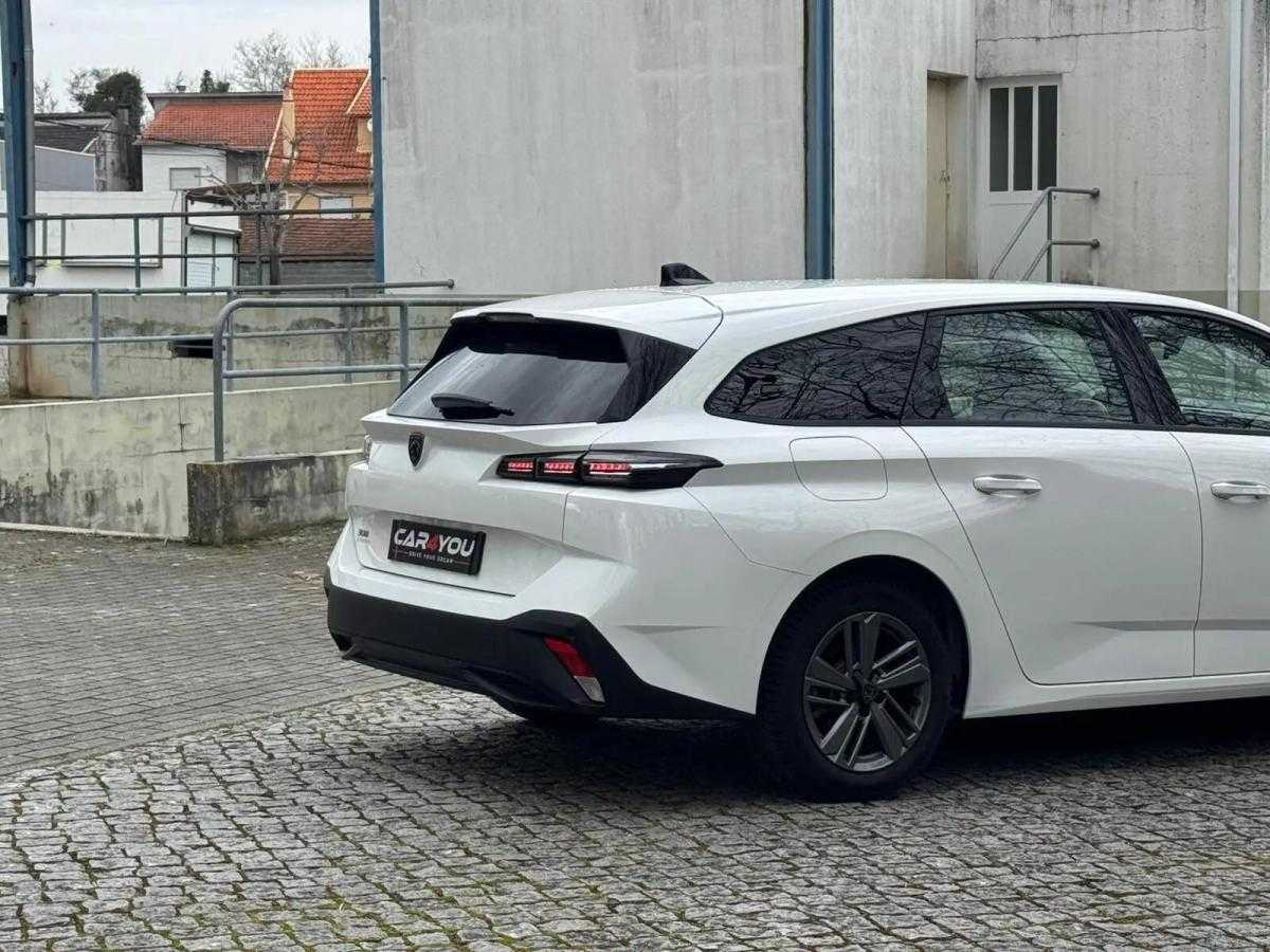 peugeot-308-sw-2023-gasolina-1199cc