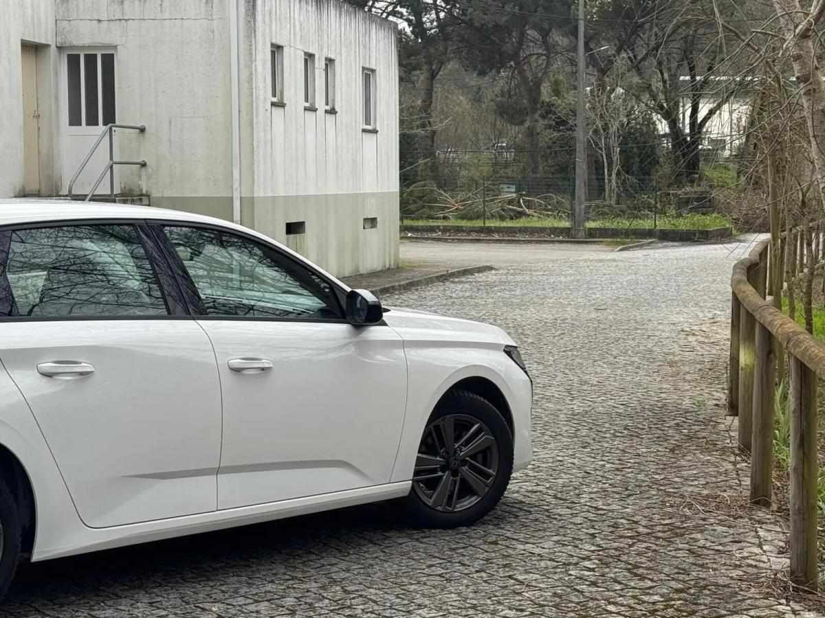 peugeot-308-sw-2023-gasolina-1199cc