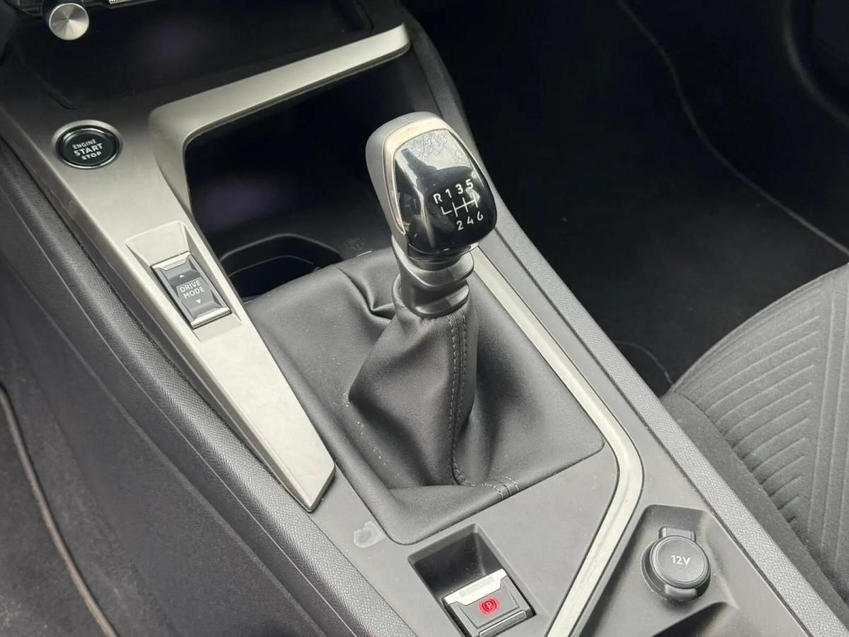 peugeot-308-sw-2023-gasolina-1199cc