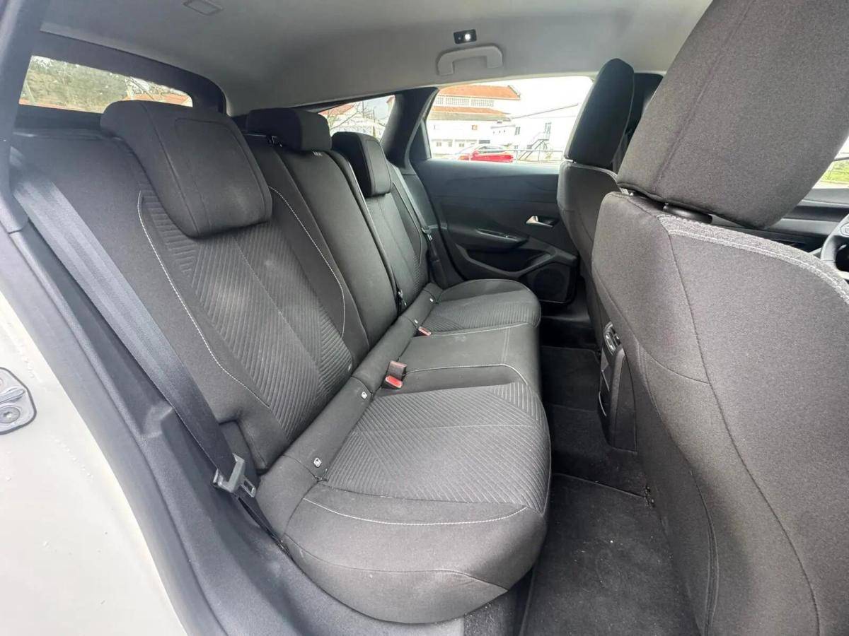 peugeot-308-sw-2023-gasolina-1199cc