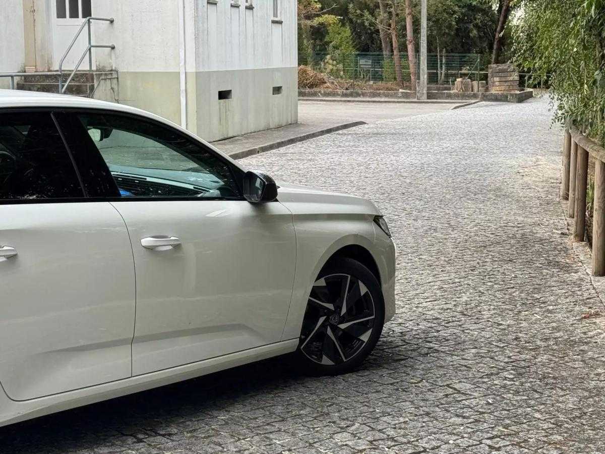 peugeot-308-2022-gasolina-1199cc