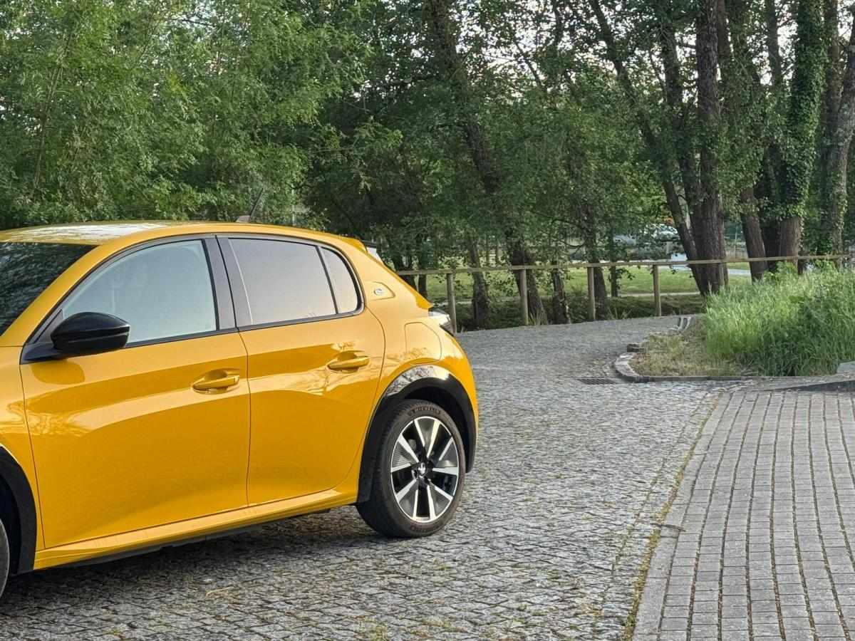 peugeot-208-2020-eletrico-500cc