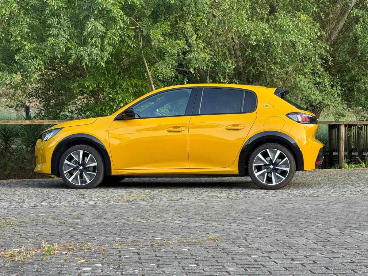 peugeot-208-2020-eletrico-500cc