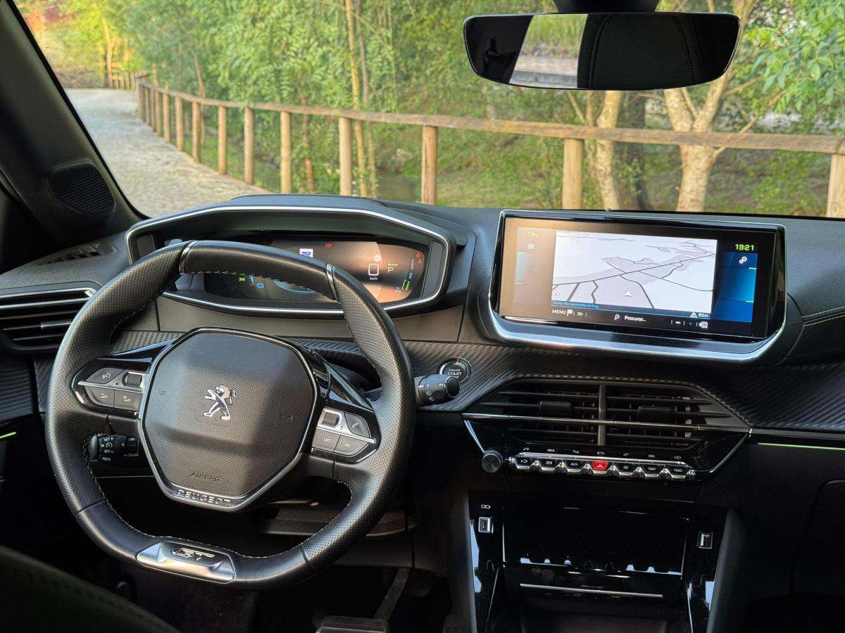 peugeot-208-2020-eletrico-500cc