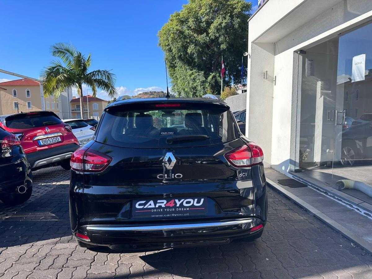 renault-clio-sport-tourer-2015-diesel-1461cc