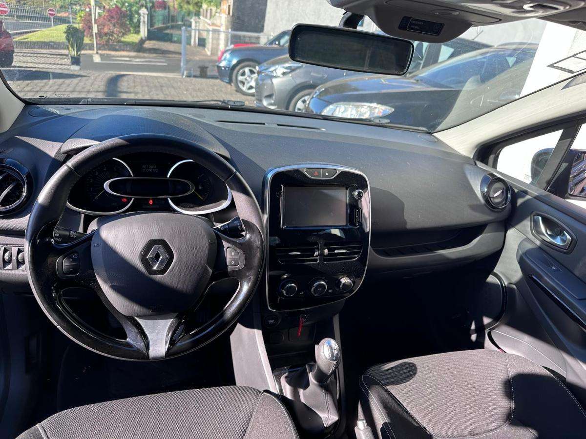renault-clio-sport-tourer-2015-diesel-1461cc