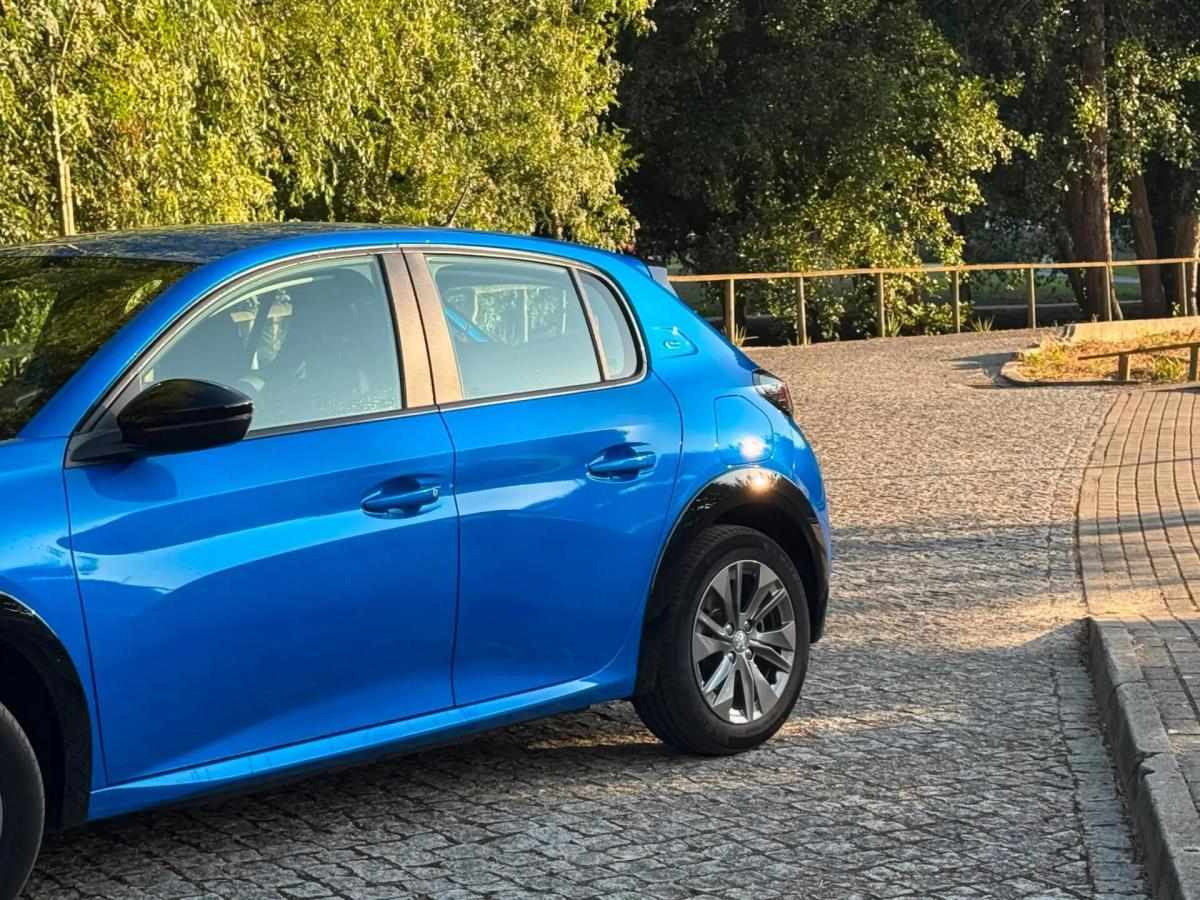 peugeot-e-208-2023-eletrico-0cc