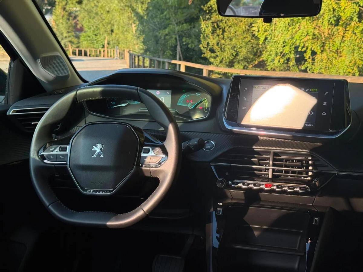 peugeot-e-208-2023-eletrico-0cc