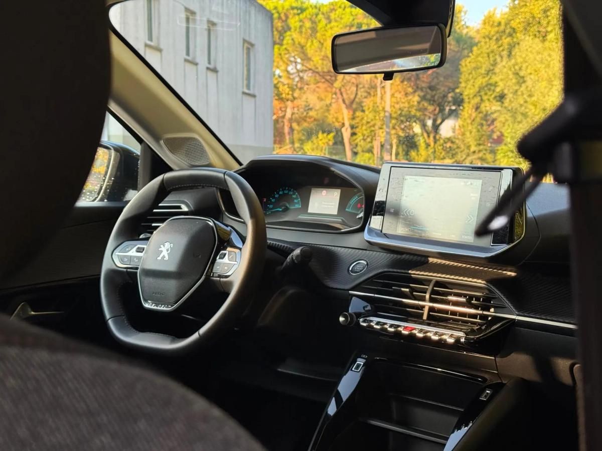 peugeot-e-208-2023-eletrico-0cc