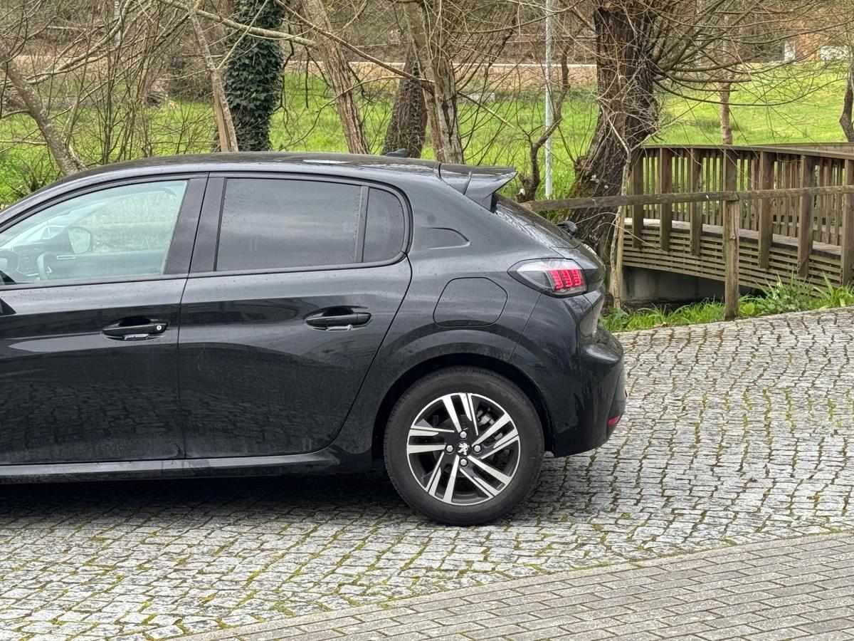 peugeot-208-2021-gasolina-1199cc