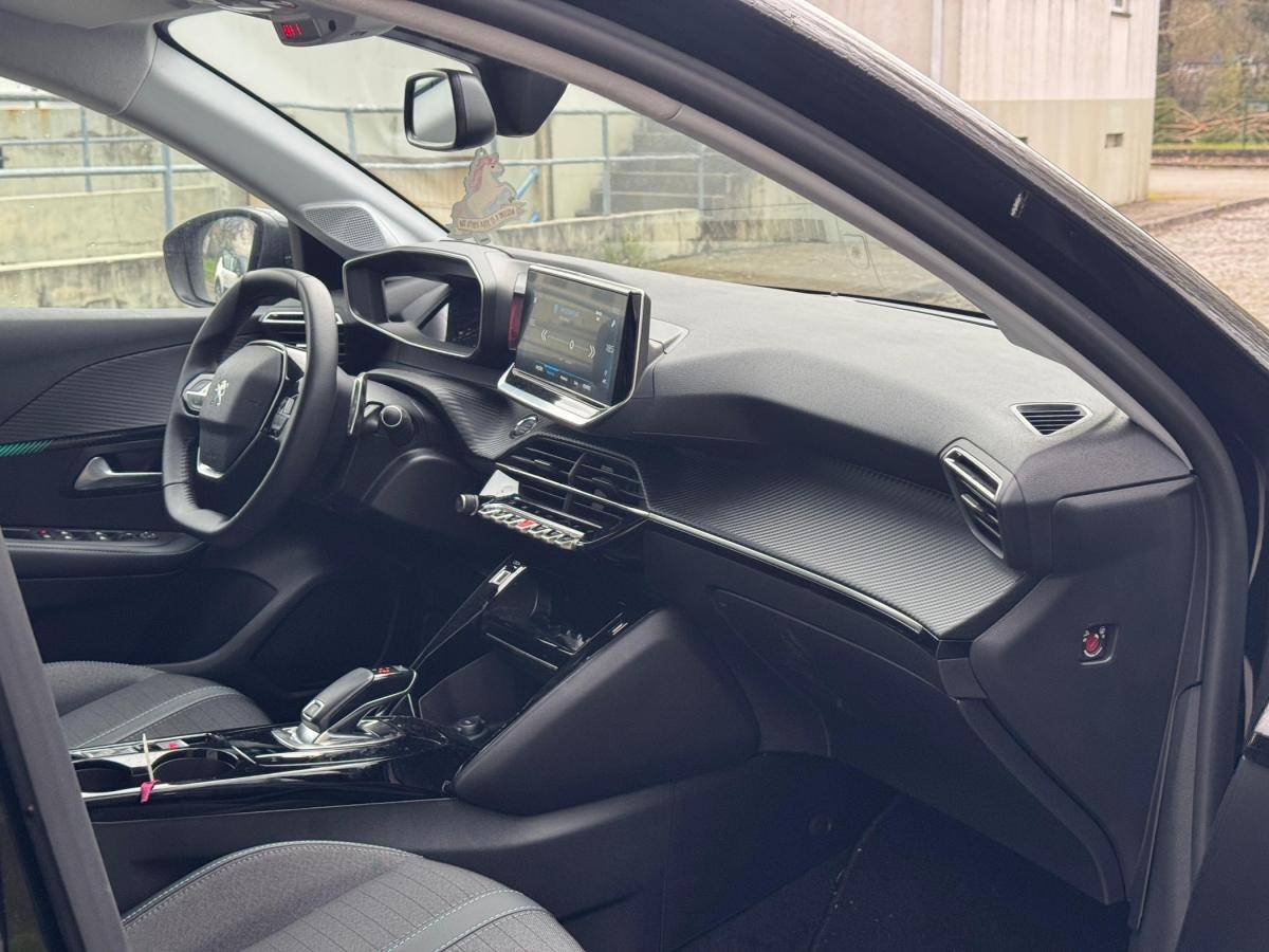 peugeot-208-2021-gasolina-1199cc