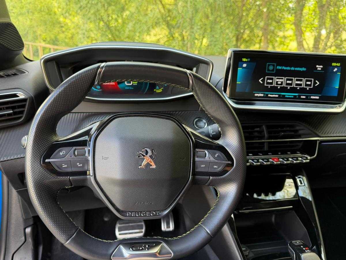 peugeot-208-2020-eletrico-500cc