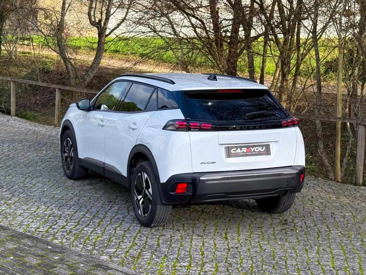 peugeot-2008-2024-gasolina-1199cc