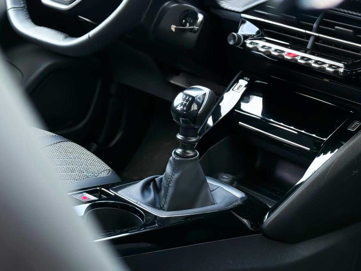 peugeot-2008-2024-gasolina-1199cc