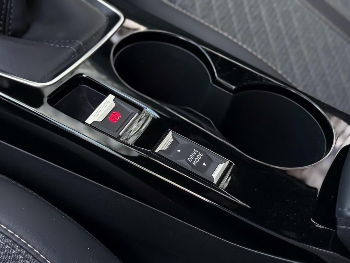 peugeot-2008-2024-gasolina-1199cc