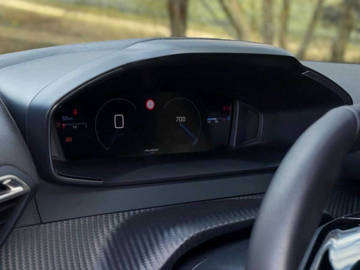 peugeot-2008-2024-gasolina-1199cc