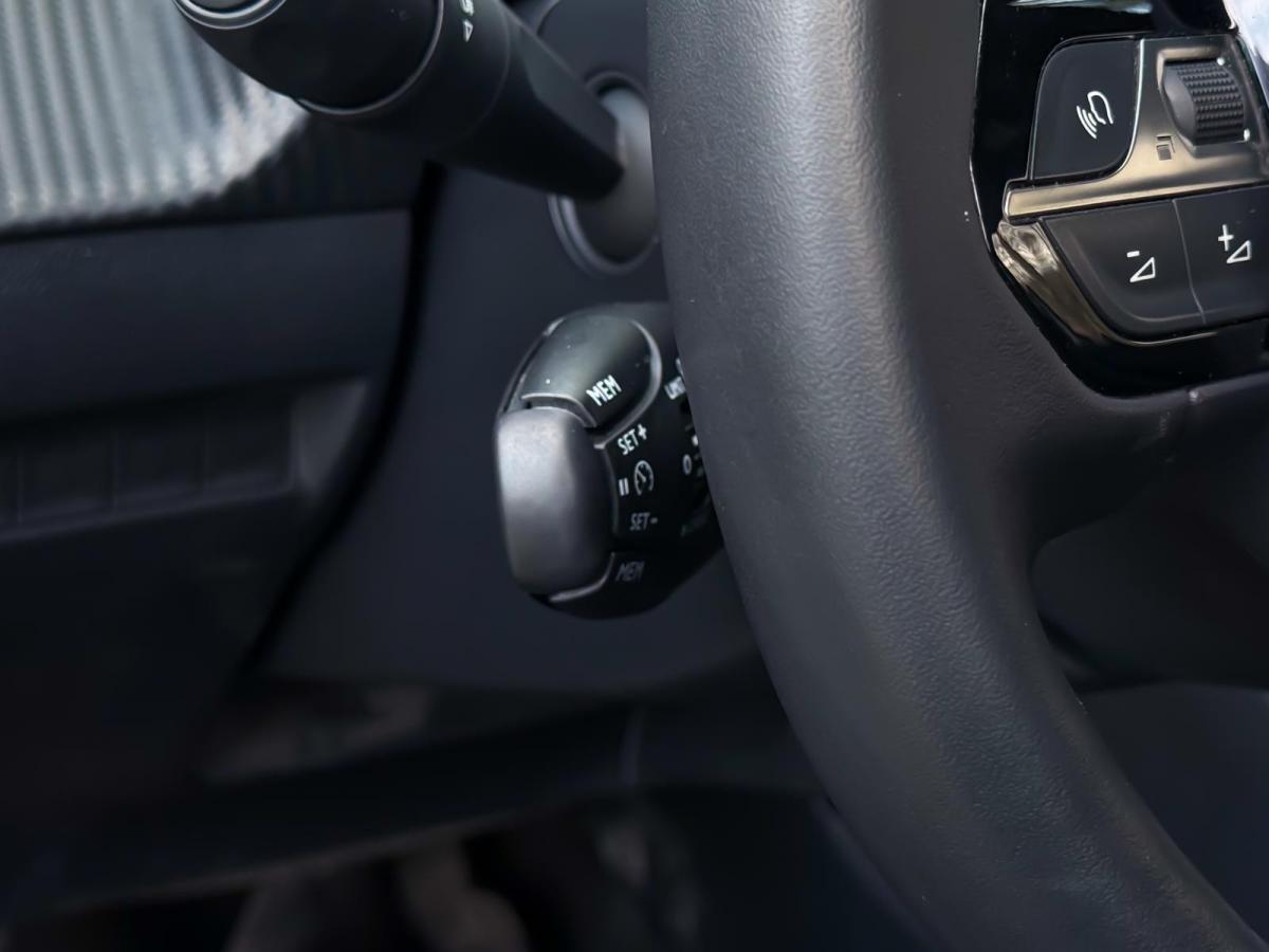 peugeot-2008-2024-gasolina-1199cc