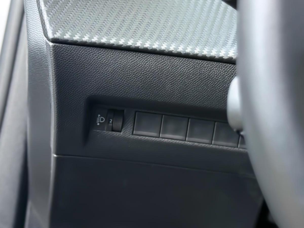 peugeot-2008-2024-gasolina-1199cc