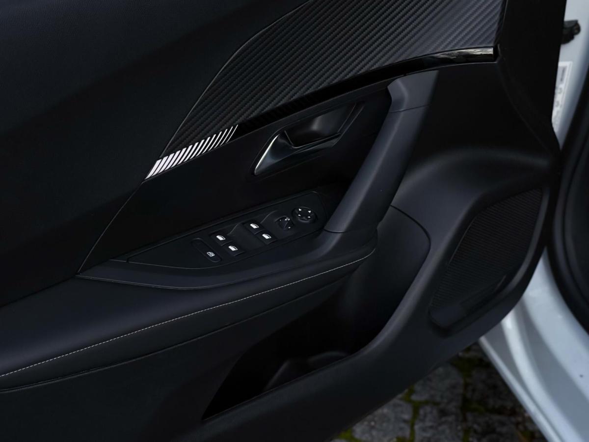 peugeot-2008-2024-gasolina-1199cc