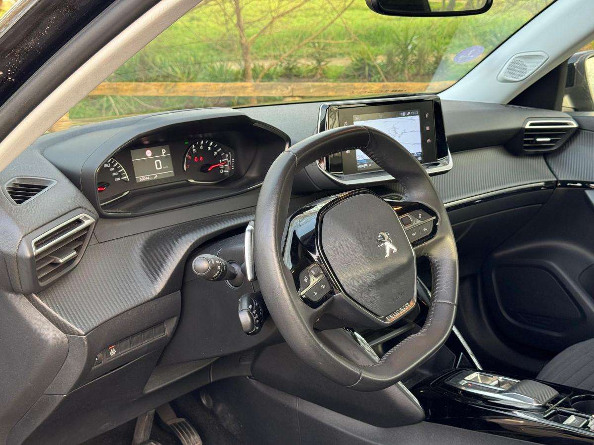 peugeot-2008-2022-gasolina-1199cc