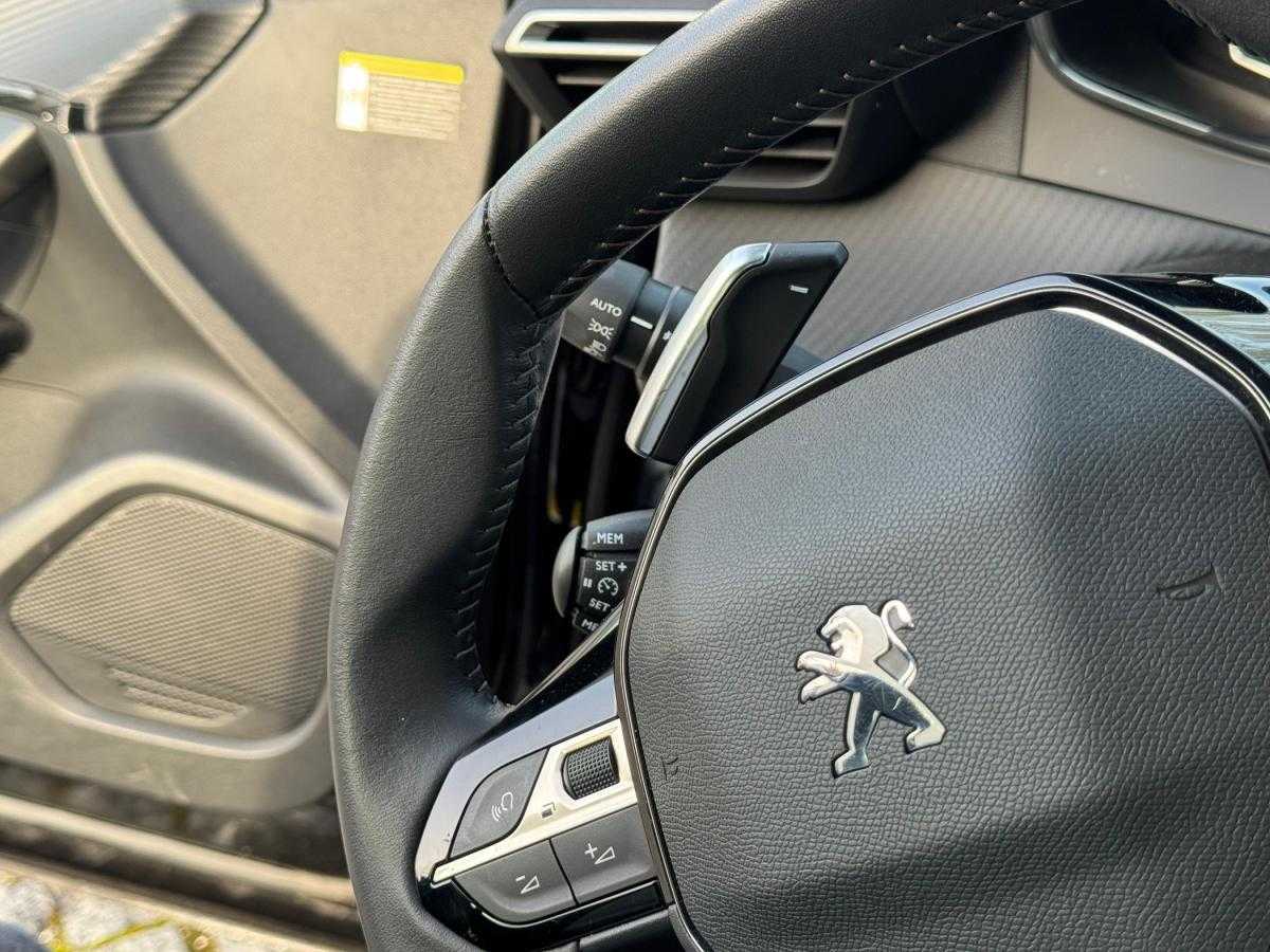 peugeot-2008-2022-gasolina-1199cc