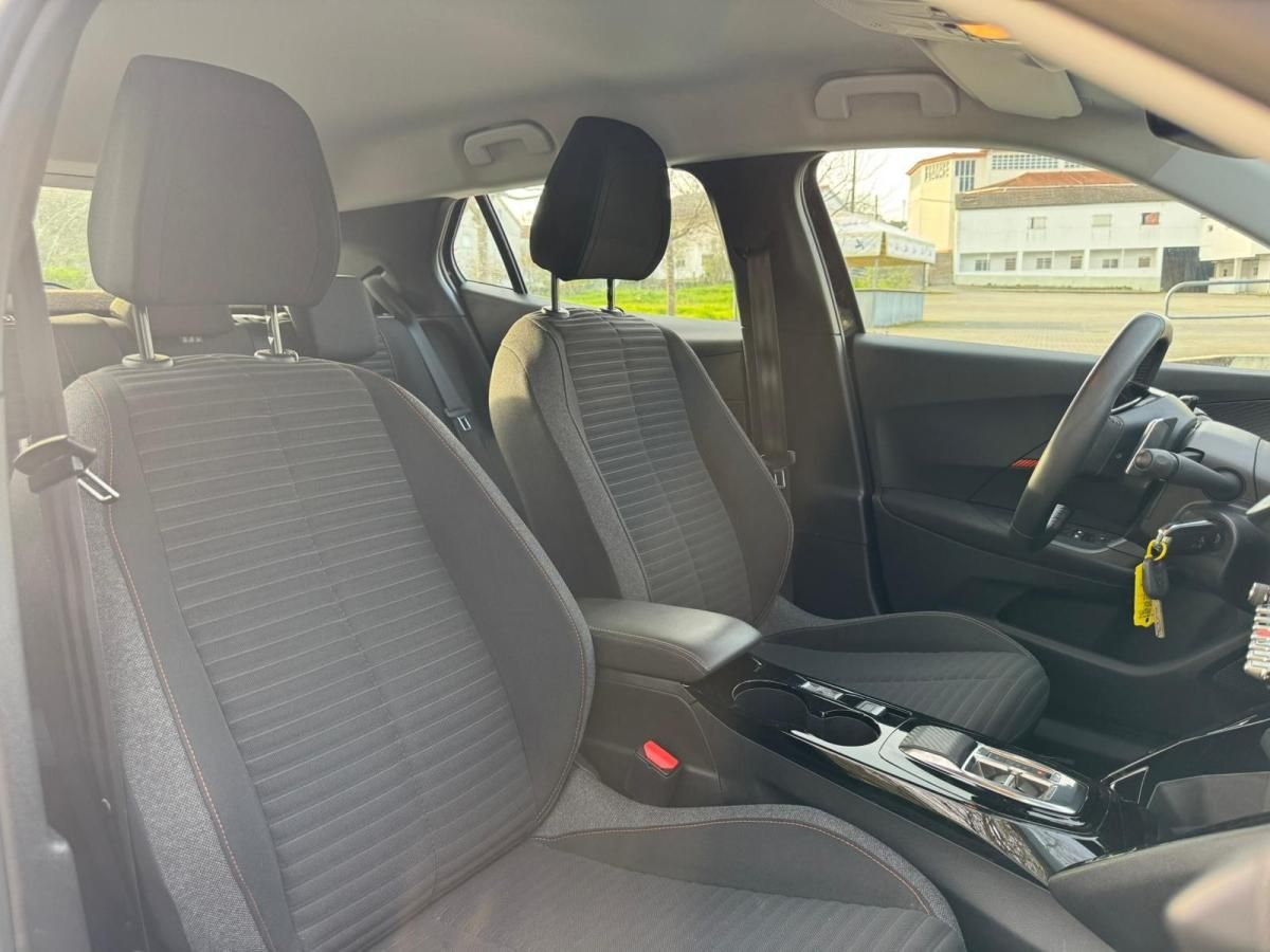 peugeot-2008-2022-gasolina-1199cc