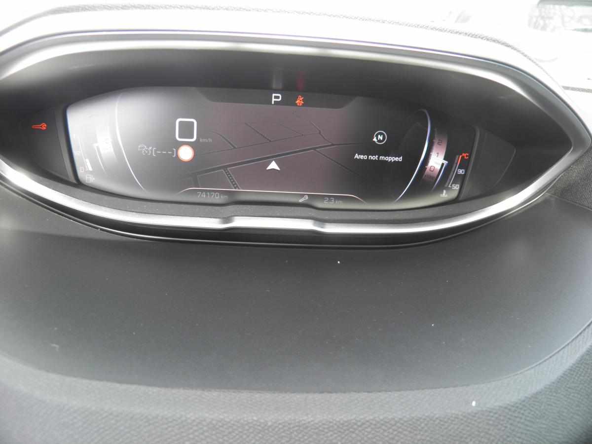 peugeot-5008-1-5-bluehdi-2023-diesel-1499cc