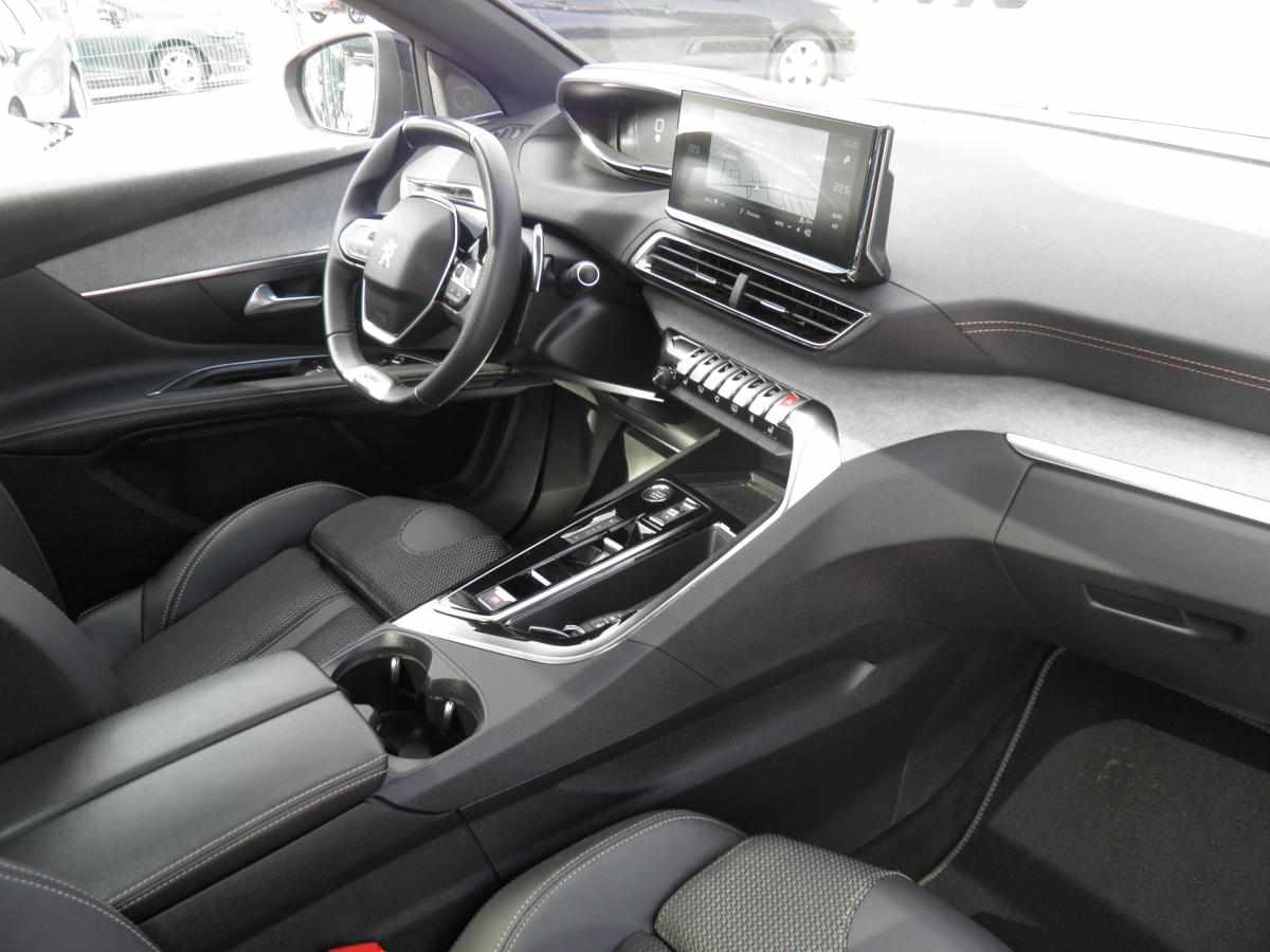 peugeot-5008-1-5-bluehdi-2023-diesel-1499cc
