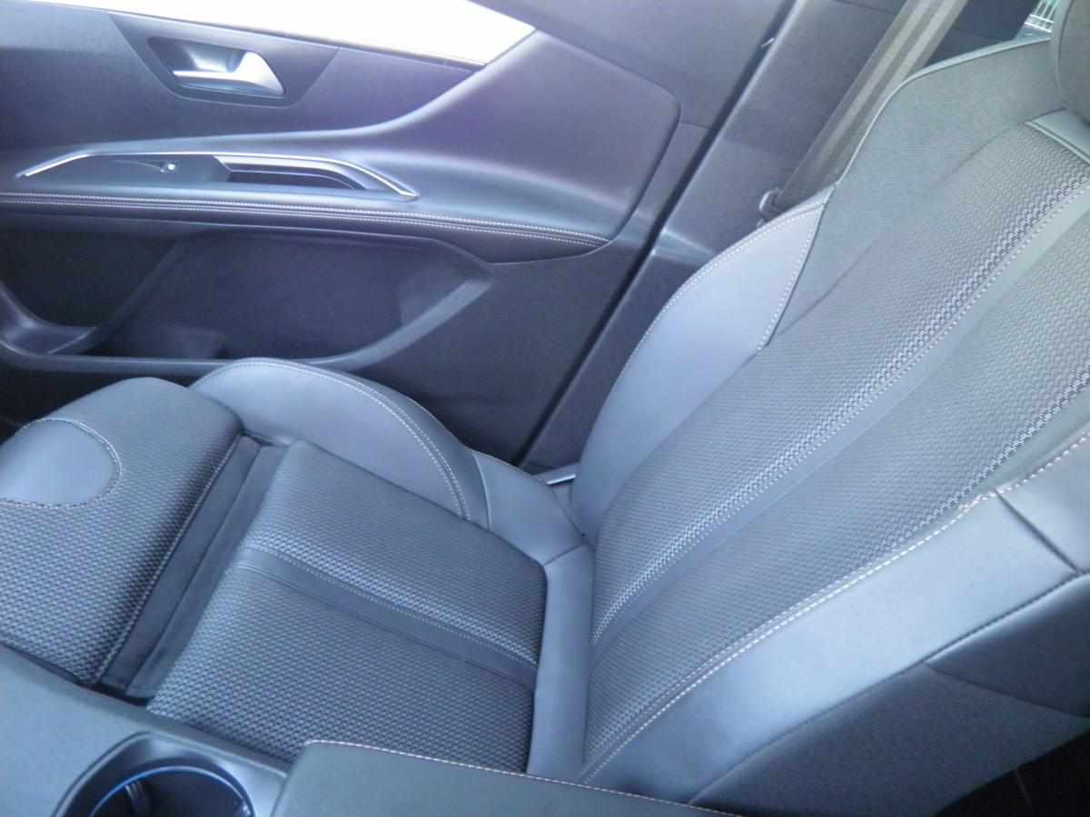 peugeot-5008-1-5-bluehdi-2023-diesel-1499cc