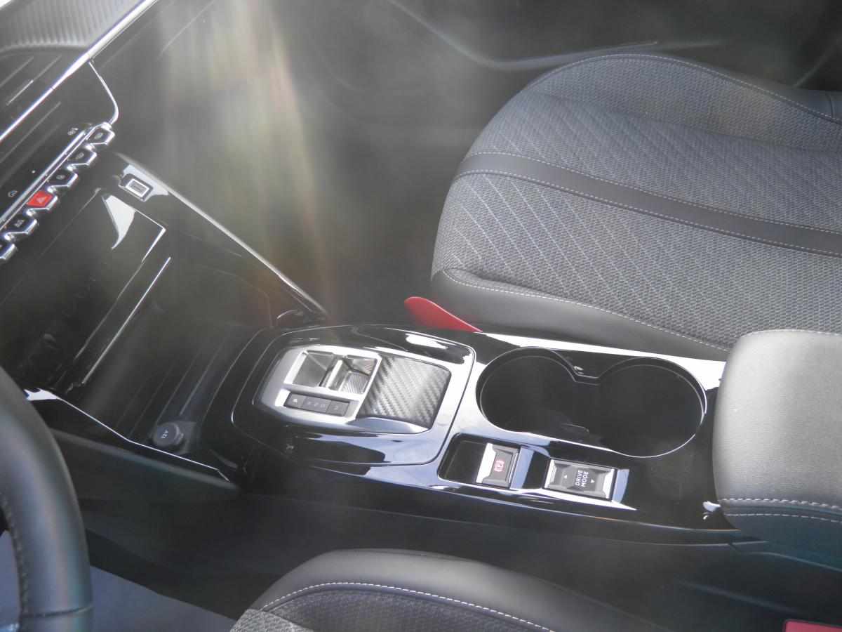 peugeot-2008-1-2-puretech-2024-gasolina-1199cc