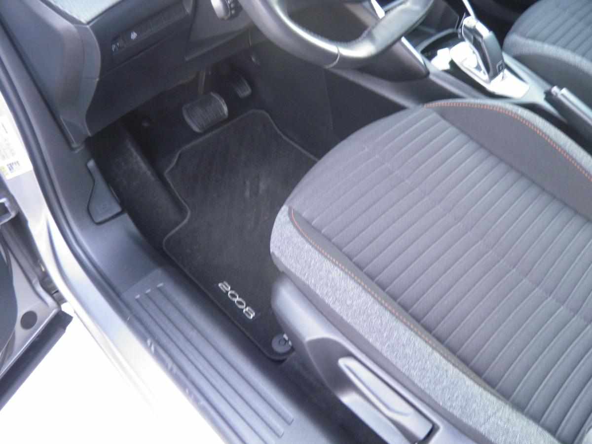peugeot-2008-1-2-puretech-2021-gasolina-1199cc