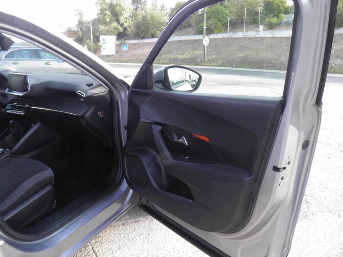 peugeot-2008-1-2-puretech-2021-gasolina-1199cc