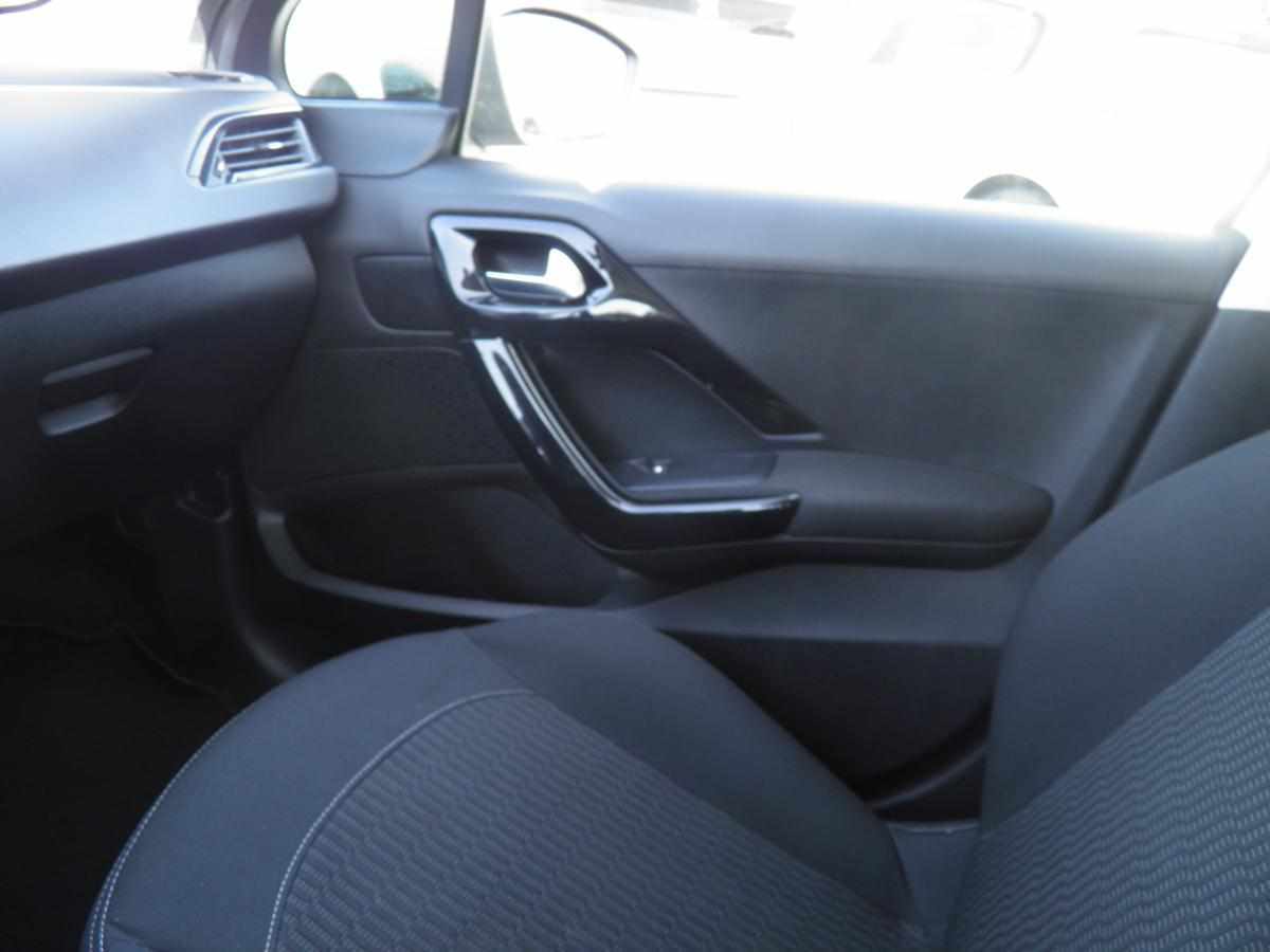 peugeot-208-1-5-bluehdi-2019-diesel-1499cc