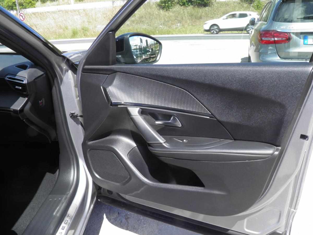 peugeot-2008-1-2-puretech-2023-gasolina-1199cc