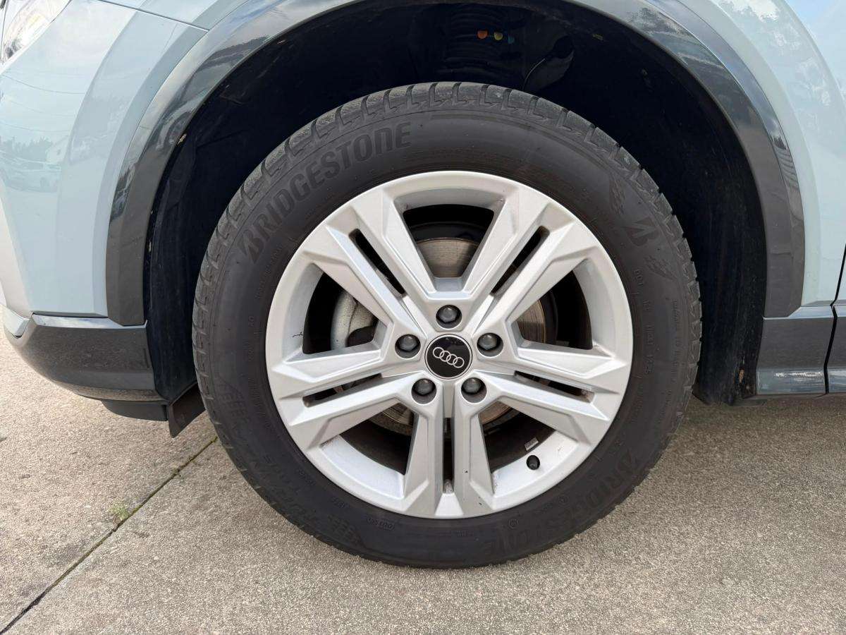 audi-q2-2025-gasolina-999cc
