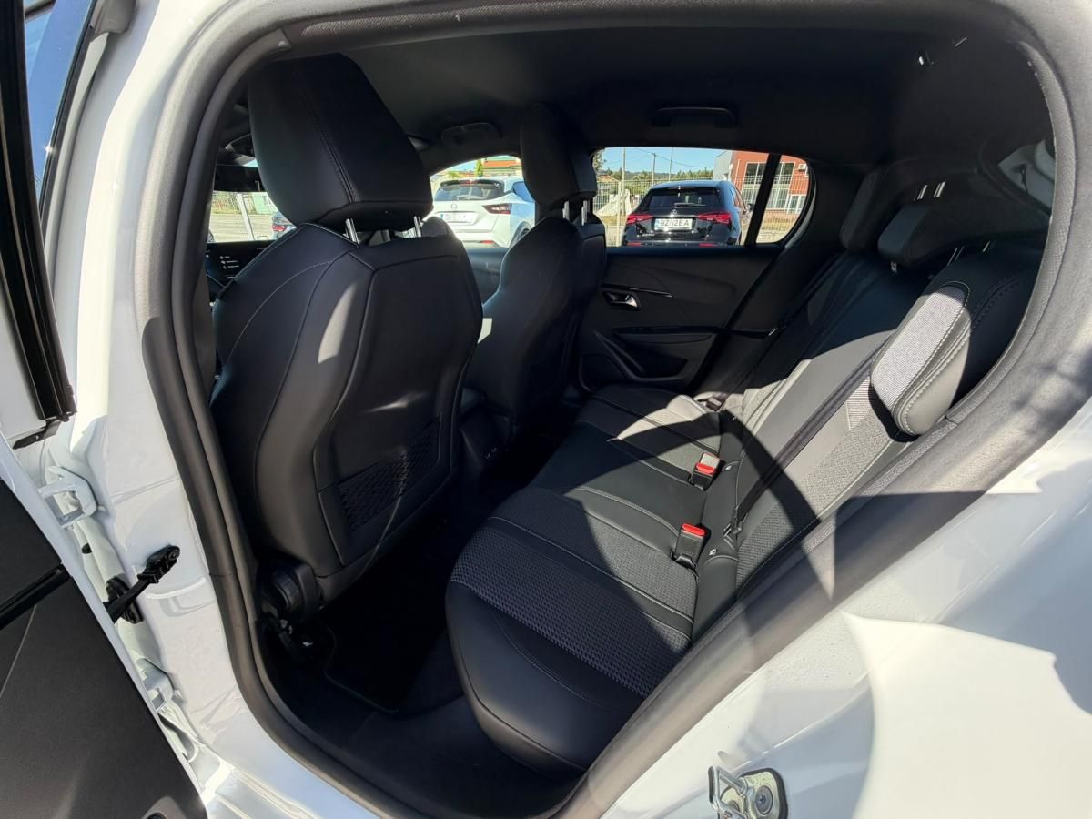 peugeot-208-2023-diesel-1499cc