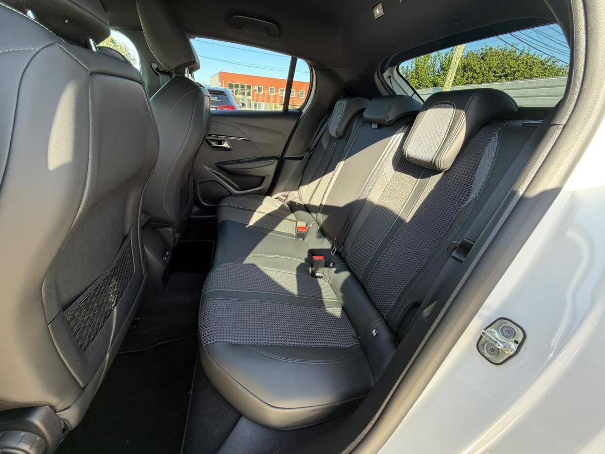 peugeot-208-2023-diesel-1499cc