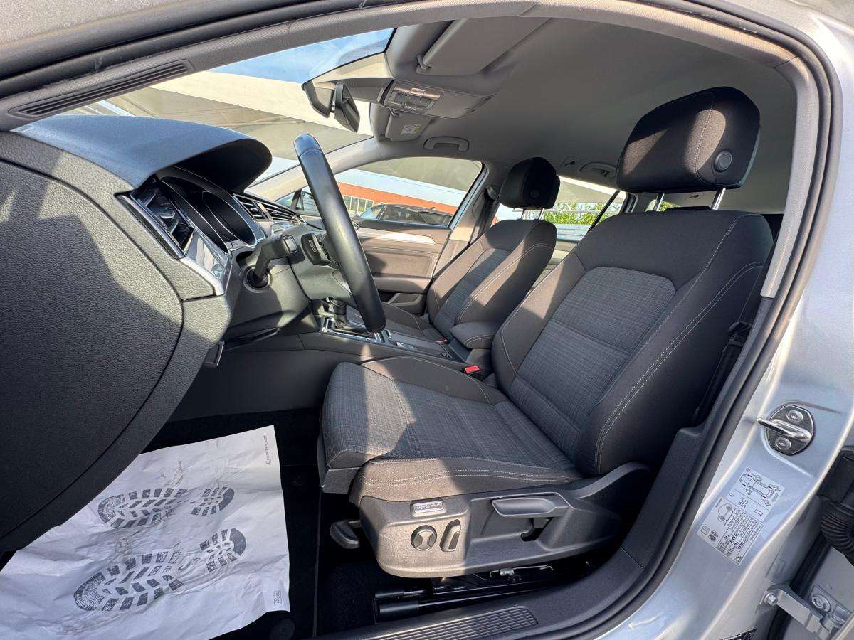 volkswagen-passat-variant-2019-diesel-1968cc