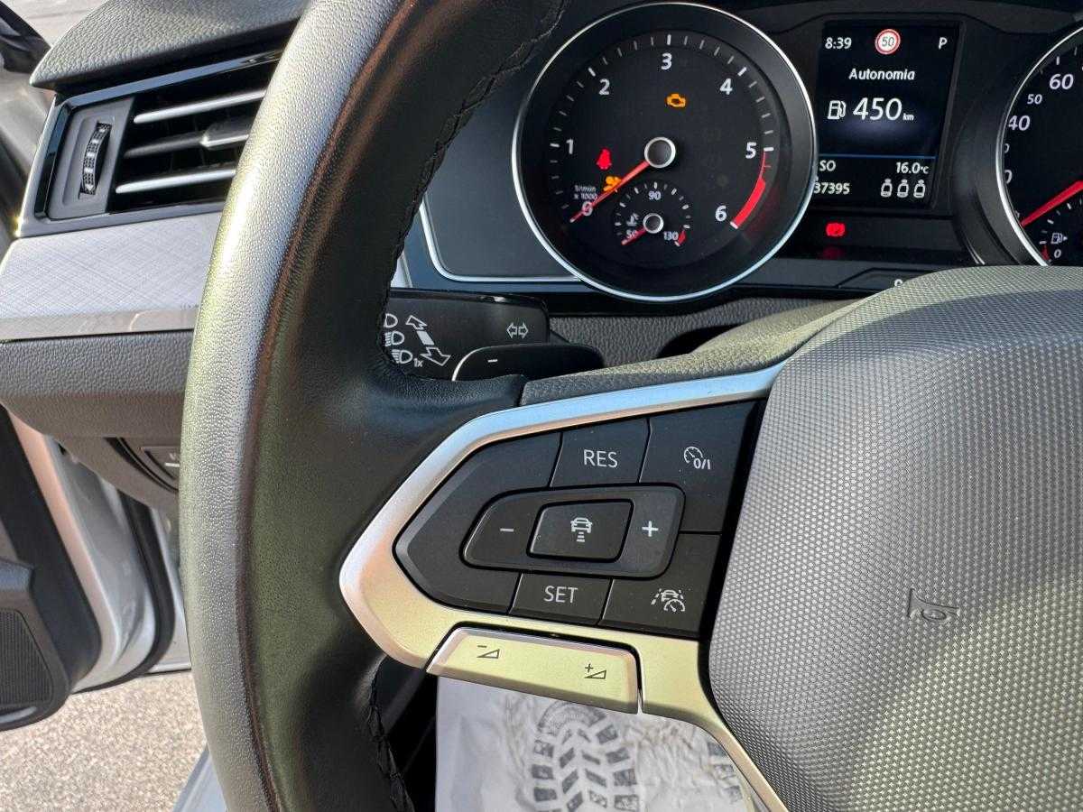 volkswagen-passat-variant-2019-diesel-1968cc