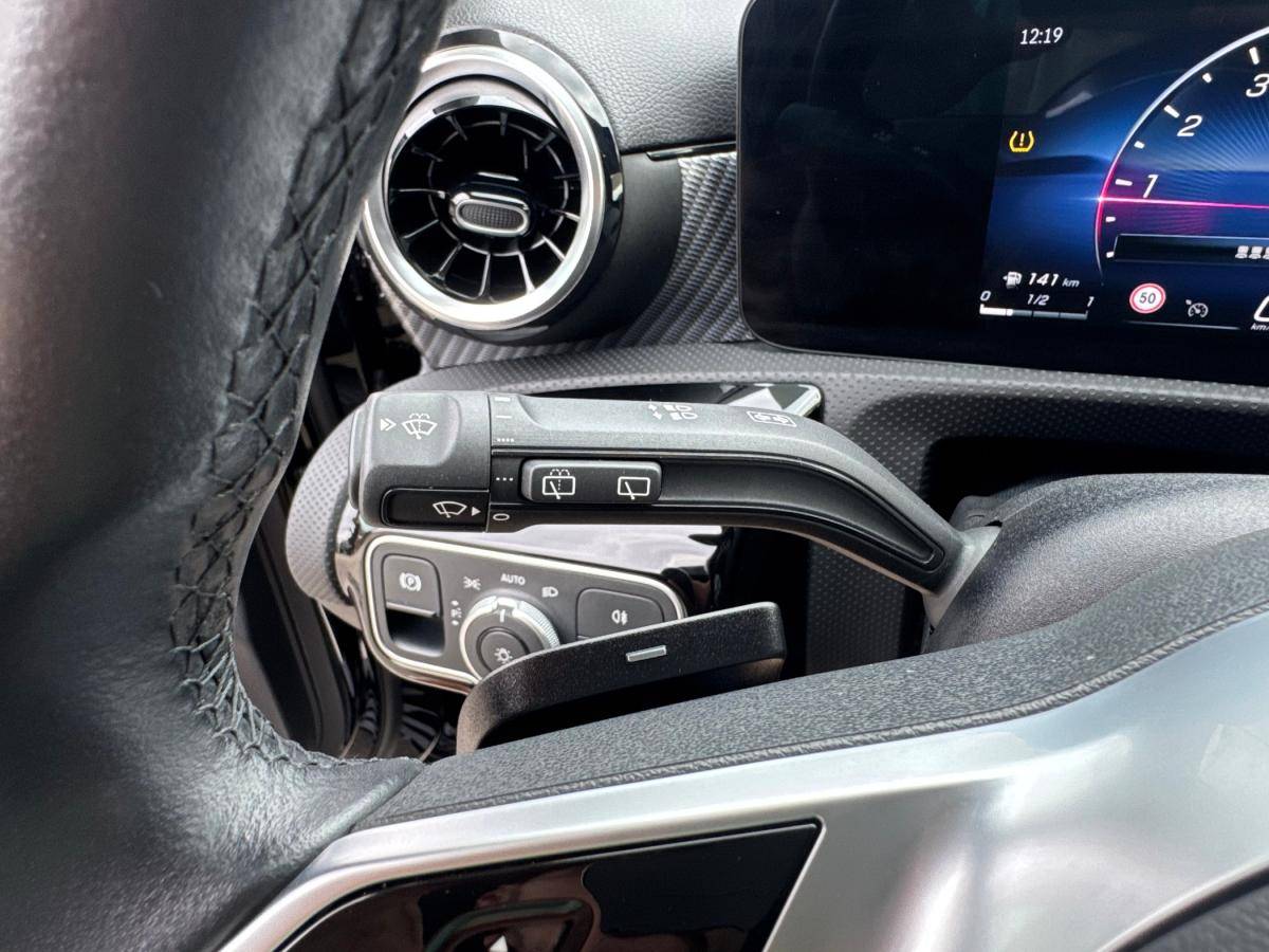 mercedes-benz-classe-a-2023-gasolina-1332cc