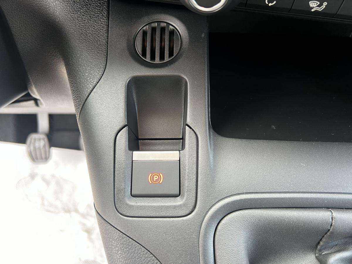 citroen-berlingo-2023-diesel-1499cc