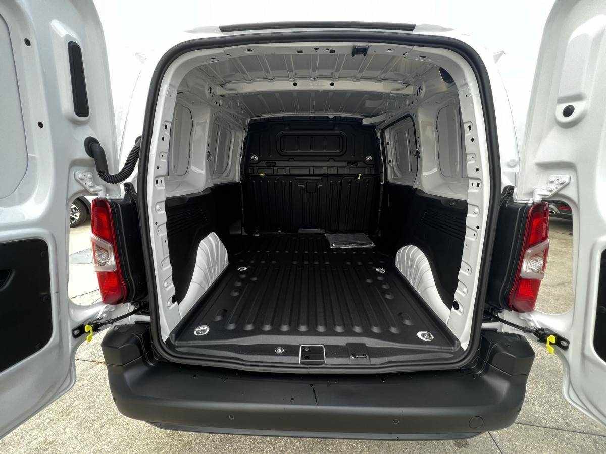 citroen-berlingo-2023-diesel-1499cc