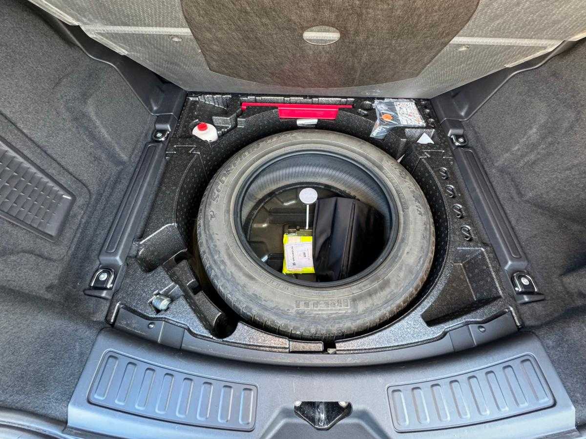 land-rover-discovery-sport-2018-diesel-1999cc