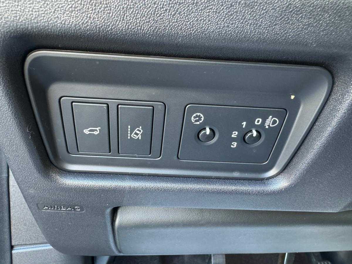 land-rover-discovery-sport-2018-diesel-1999cc