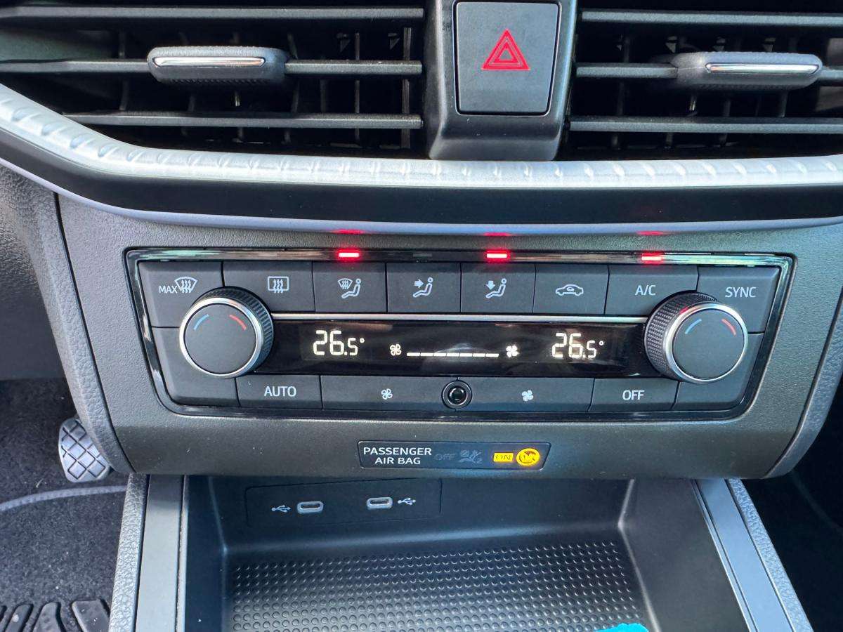seat-ibiza-2023-gasolina-999cc